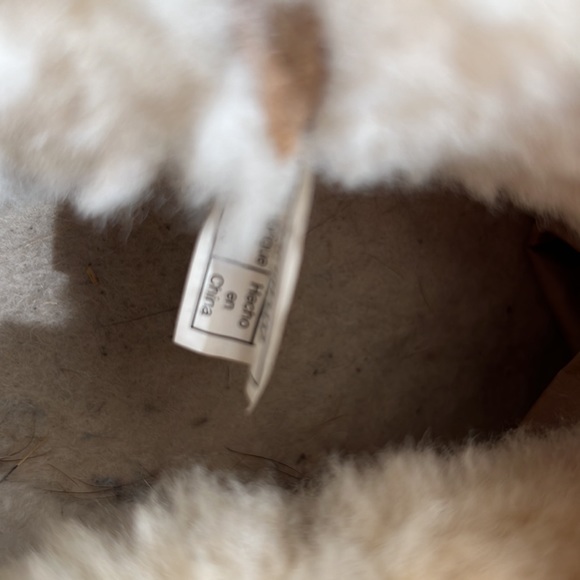 Mini Chestnut Uggs - Picture 7 of 8